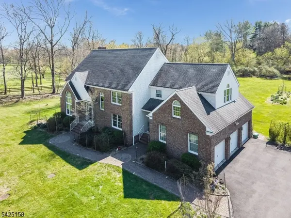 95 Pleasant Run Rd, Readington Twp., NJ 08822