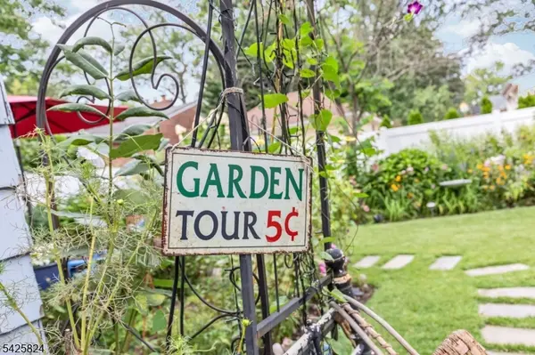 25 Herning Ave, Cranford Twp., NJ 07016