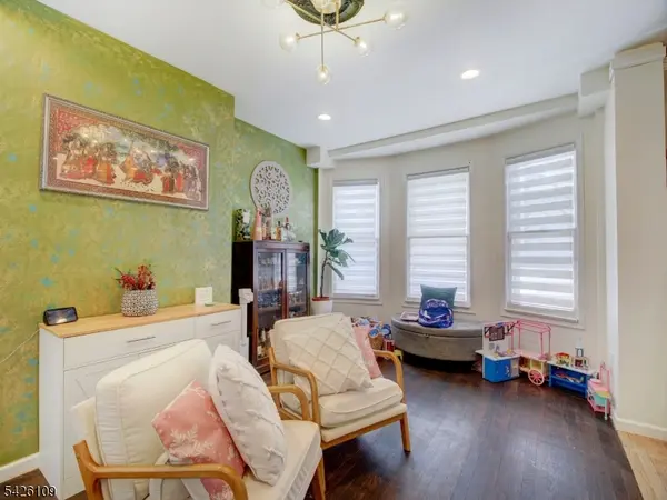 26 E 49Th St, Bayonne City, NJ 07002