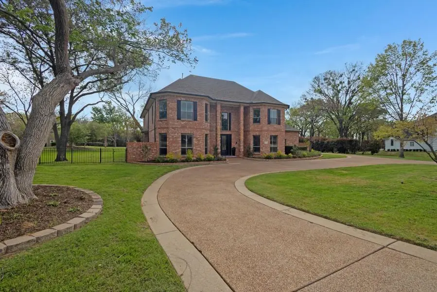 1908 Peninsula Drive, Flower Mound, TX 75022