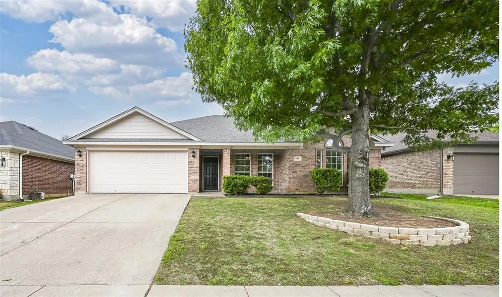 705 Ridgehill Drive, Burleson, TX 76028