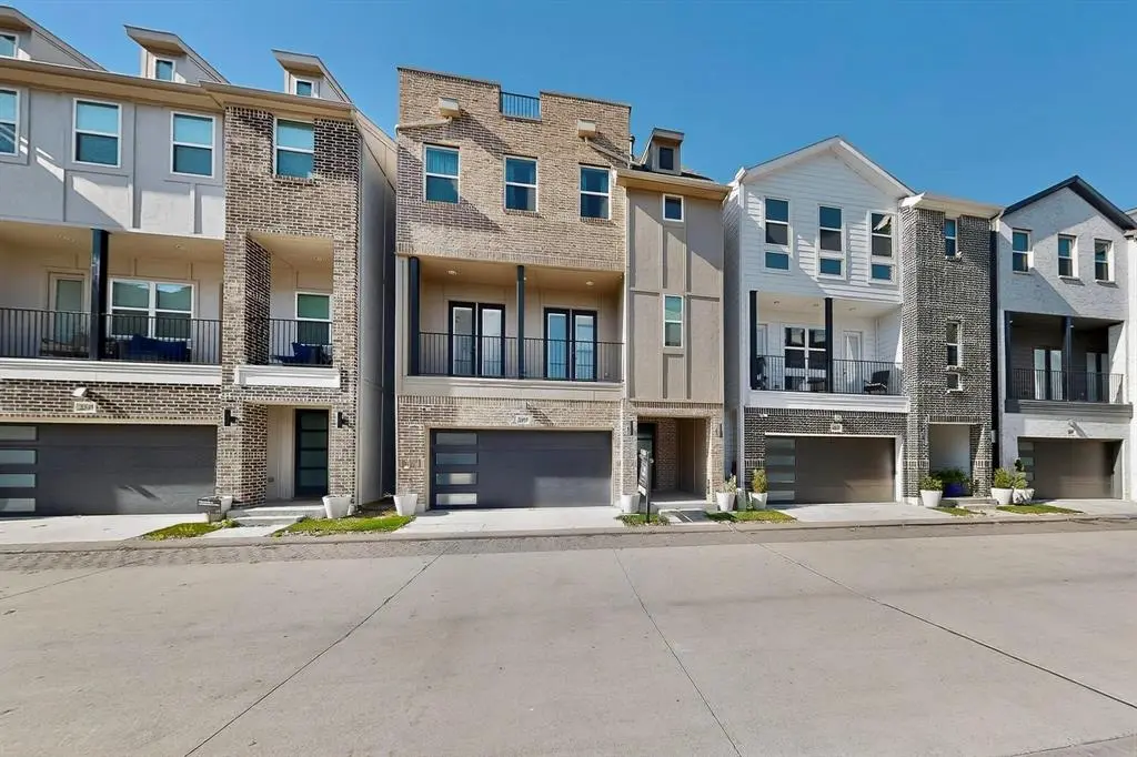 2557 Carmelita Street, Dallas, TX 75212