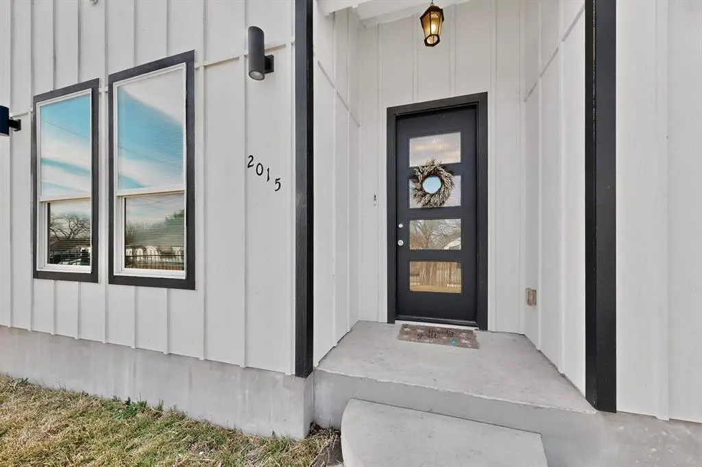 2015 Volga Avenue, Dallas, TX 75216