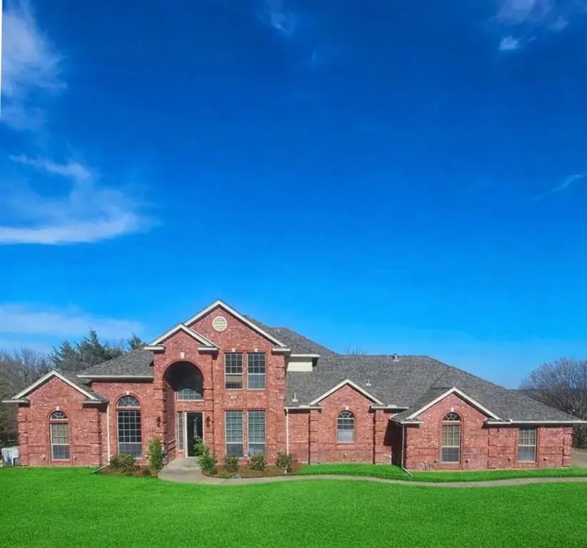 686 Cattlebaron Parc Drive, Fort Worth, TX 76108