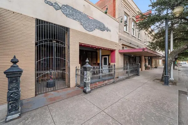 107 S Beaton Street, Corsicana, TX 75110