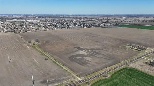 1931 Fm 878, Waxahachie, TX 75165