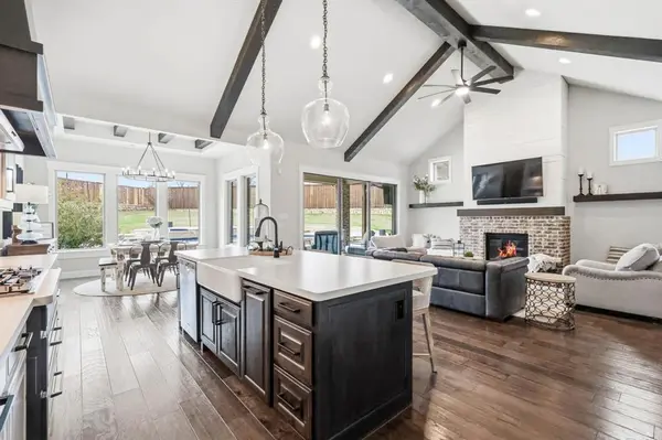 1208 Broadmoor Way, Roanoke, TX 76262