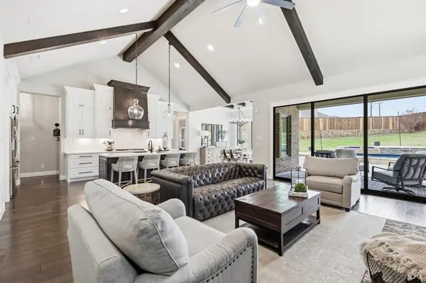 1208 Broadmoor Way, Roanoke, TX 76262