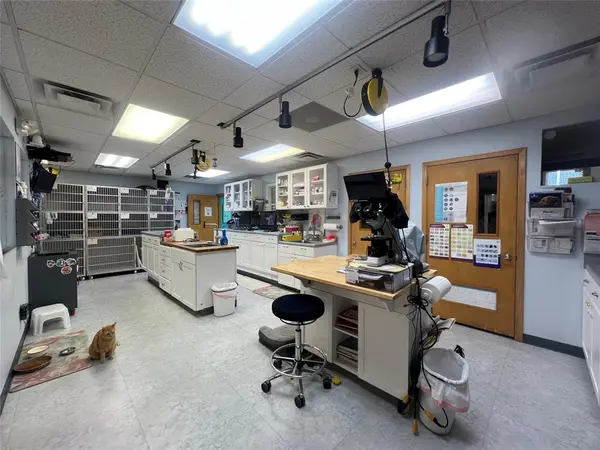 2900 Youree Drive, Shreveport, LA 71104