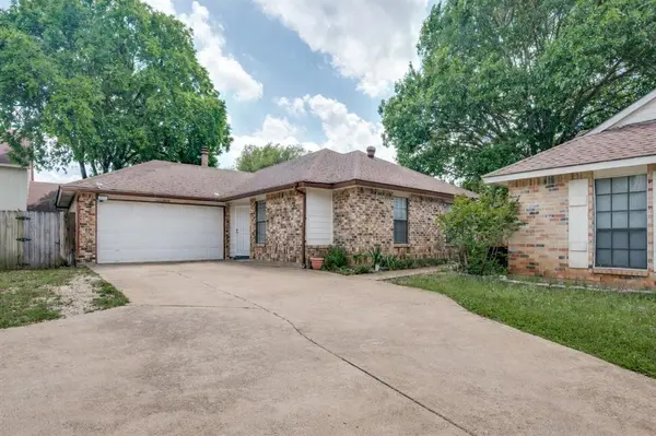 3001 Forest Creek Drive, Fort Worth, TX 76123
