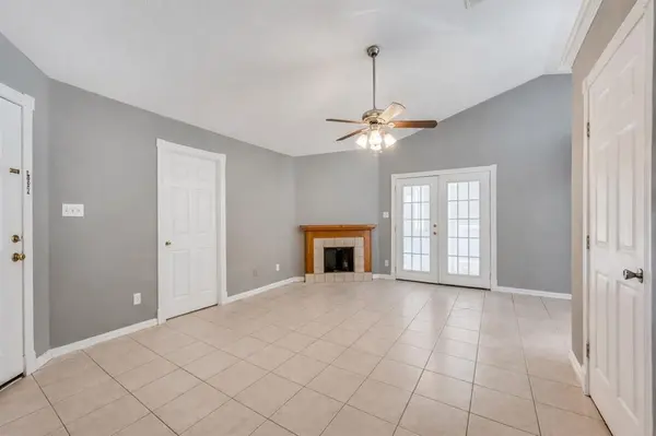 3001 Forest Creek Drive, Fort Worth, TX 76123