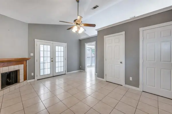 3001 Forest Creek Drive, Fort Worth, TX 76123