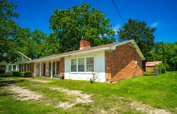 200 E San Saba Street, Wortham, TX 76693