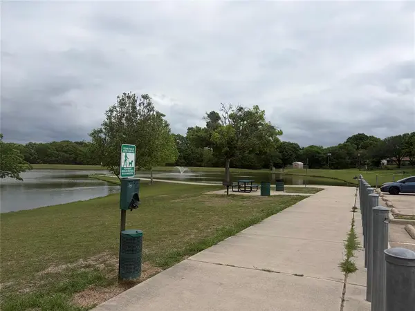 1827 Whitecliff Drive, Duncanville, TX 75137