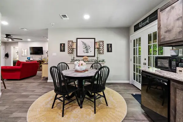 240 Elizabeth Lane, Blossom, TX 75416