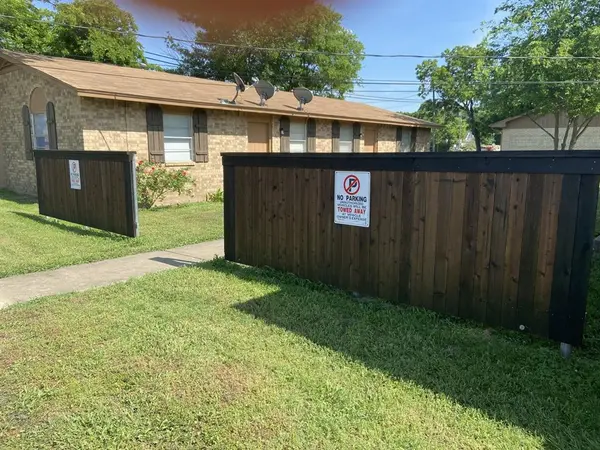 105 W Pine Street, Whitewright, TX 75491