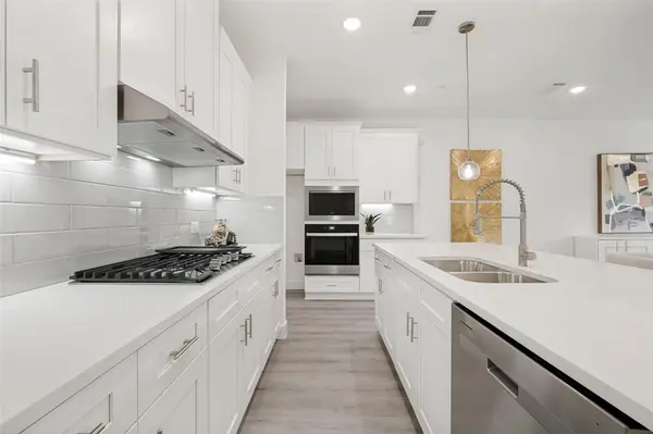 5609 Woodlands Drive, The Colony, TX 75056