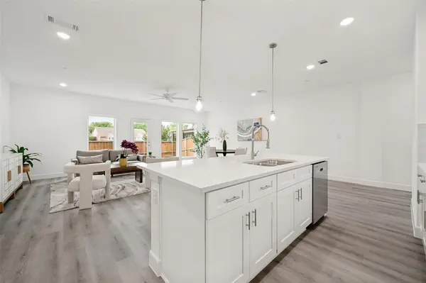 5609 Woodlands Drive, The Colony, TX 75056