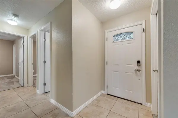 4958 Briar Oaks Lane, Grand Prairie, TX 75052