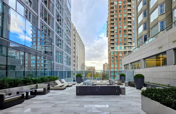 188 Cumberland ST #2313, Toronto C02, ON M5R 0B6