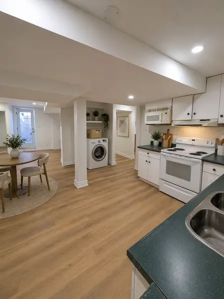 22 Deverell ST #Bsmt, Whitby, ON L1R 1W4