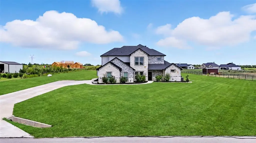 7271 Michelle Point, Krum, TX 76249