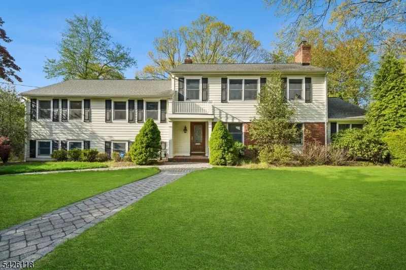 28 COLERIDGE ROAD, Millburn Twp., NJ 07078