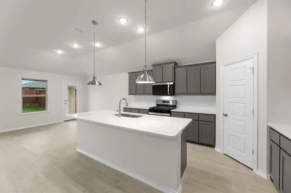 1903 Seminole Drive, Cleburne, TX 76033