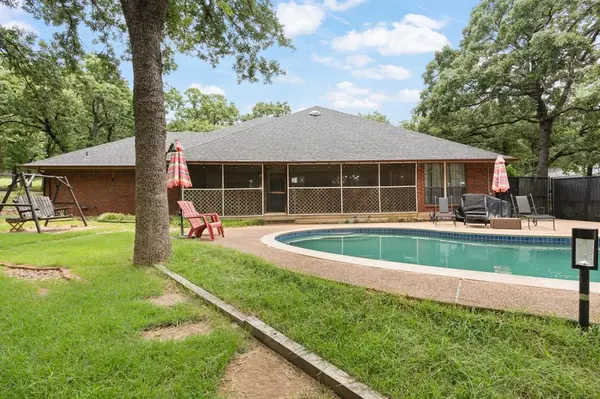 117 William Wallace Drive,  Burleson,  TX 76028