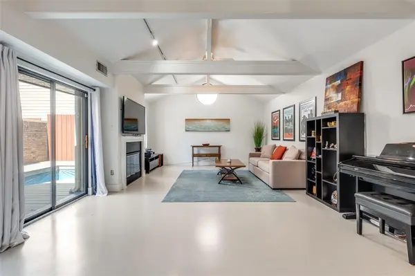 2852 Lee Street, Dallas, TX 75206