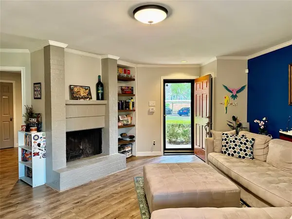 16301 Ledgemont Lane #181, Addison, TX 75001