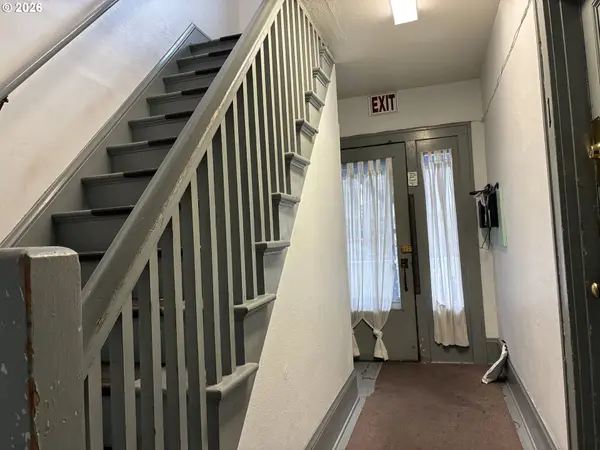 5203 NE 16TH AVE, Portland, OR 97211