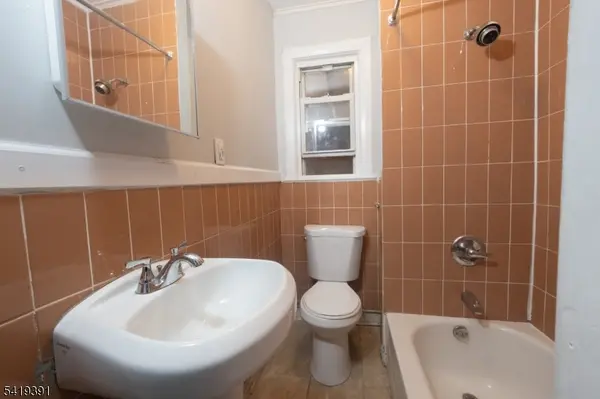 297 W Broadway, Paterson City, NJ 07522