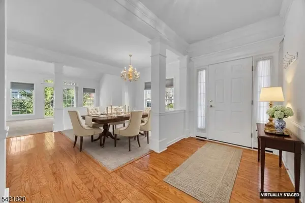 180 Stone Manor Dr, Franklin Twp., NJ 08873