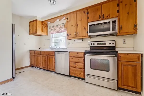 17 Katherine Rd, Rockaway Twp., NJ 07866