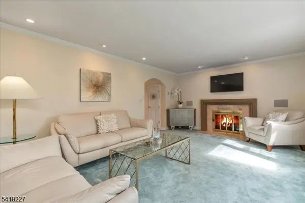 29 Mohawk Trl, Westfield Town, NJ 07090