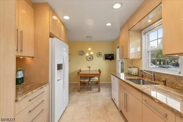 29 Mohawk Trl, Westfield Town, NJ 07090