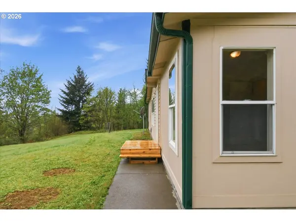 210 BIG CEDARS DR, Ariel, WA 98603