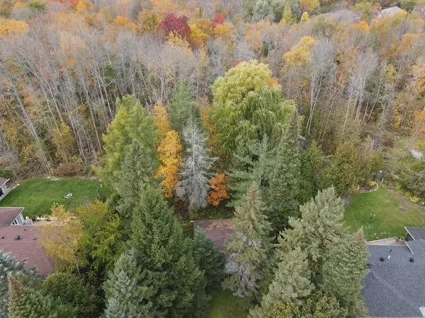 2802 Ireton ST, Innisfil, ON L9S 2J2