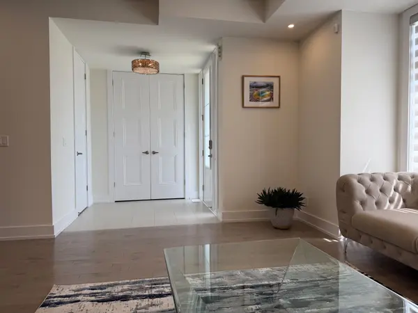 21 Kohn LN, Markham, ON L6C 3J3