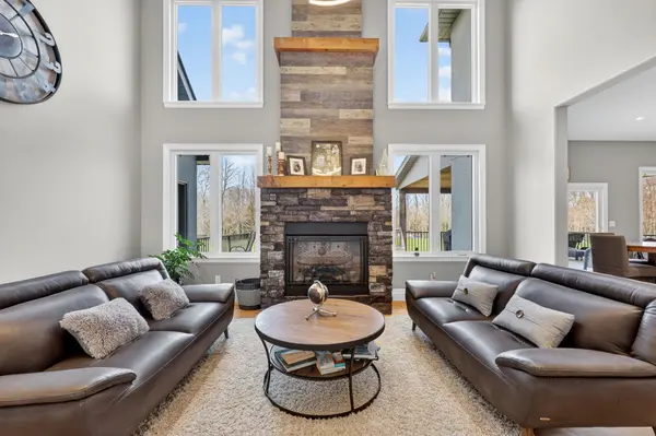 18 Walnut DR, Wasaga Beach, ON L9Z 0A9