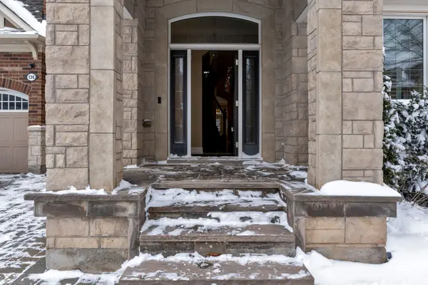 136 North Park BLVD, Oakville, ON L6M 0W6