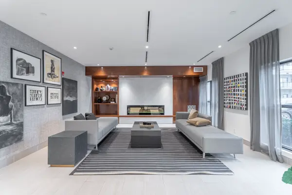 102 Grovewood Common #529, Oakville, ON L6H 0X2