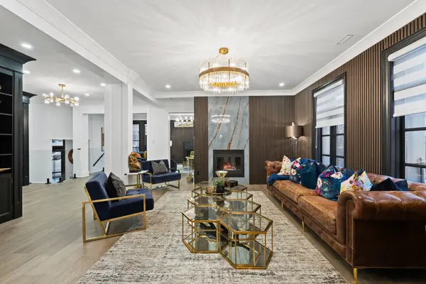 1540 Mississauga RD, Mississauga, ON L5H 2K1