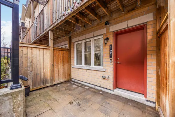 380 Hopewell AVE #121, Toronto W04, ON M6E 2S2