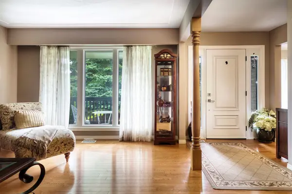 108 Queensway DR, Woolwich, ON N0B 2N0