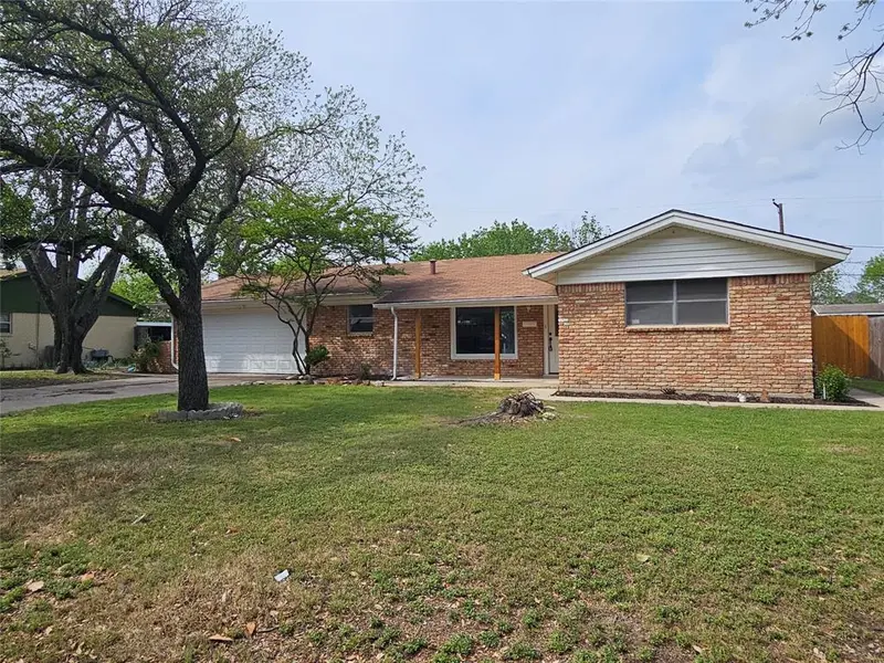 5629 Starlight Drive, Haltom City, TX 76117
