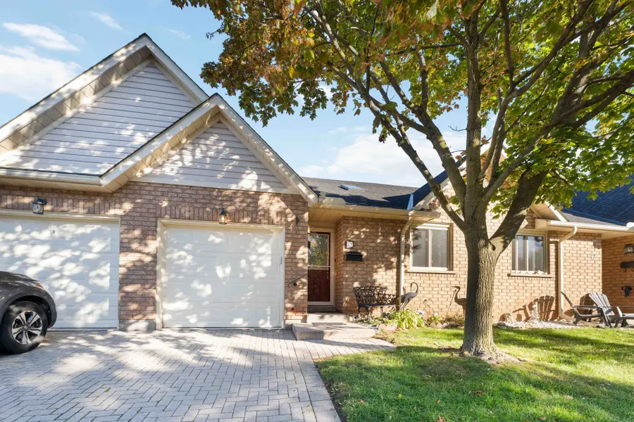 165 Main ST E #14, Grimsby, ON L3M 1P2