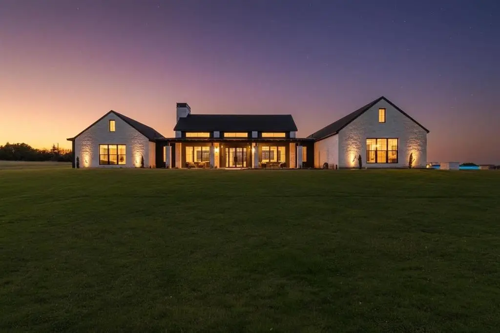 2004 Rana Drive, Cresson, TX 76035