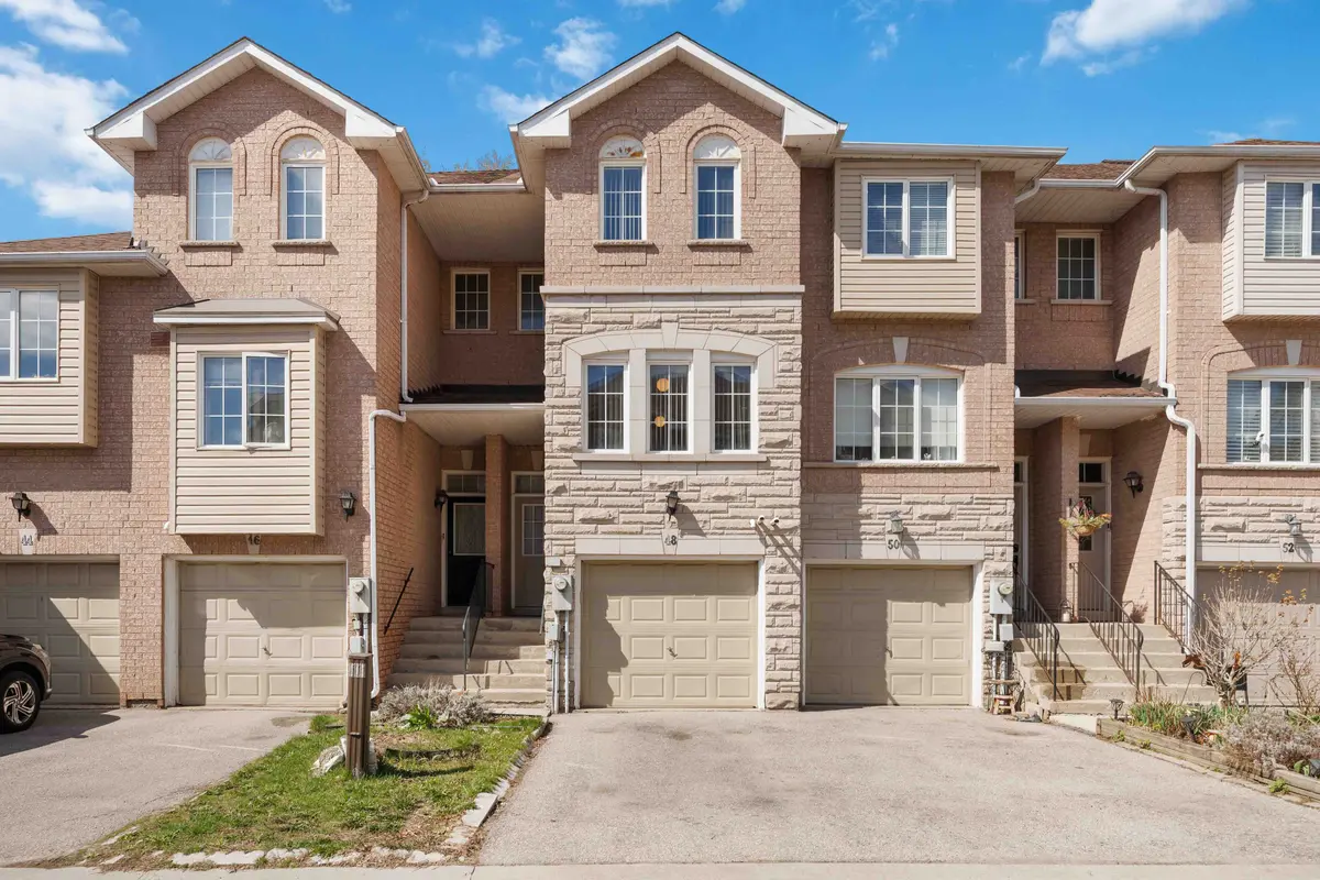 48 Pioneer AVE, Toronto W04, ON M6M 5H5